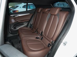 2022款xDrive25i 曜夜版 后排座椅