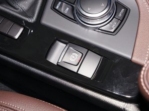 2022sDrive25i MԽҰb v܇Ƅ