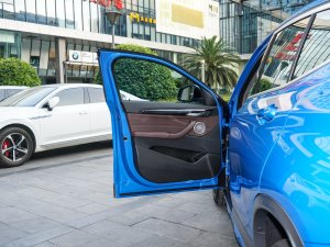 2022sDrive25i MԽҰb {λ܇T