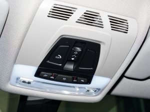 2022sDrive25i MԽҰb п؅^