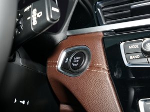 2022sDrive25i MԽҰb п؅^