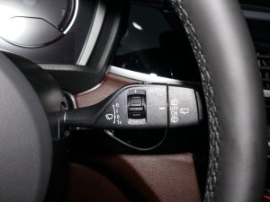 2022sDrive25i MԽҰb п؅^