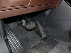 2022sDrive25i MԽҰb п؅^(q)