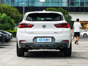 2022款sDrive25i 锋芒版 正后	