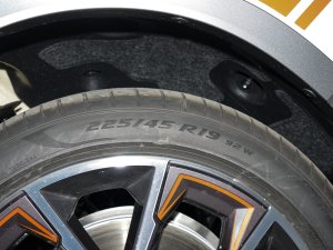 2022款sDrive25i 锋芒版 轮胎尺寸