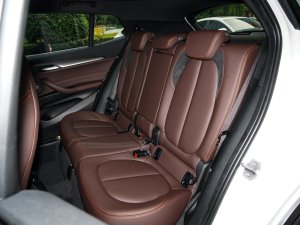 2022款sDrive25i 锋芒版 后排座椅