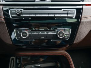 2022sDrive25i hâ {{