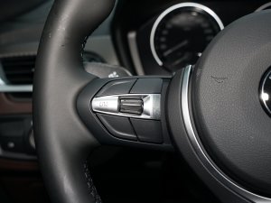 2022sDrive25i hâ п؅^(q)