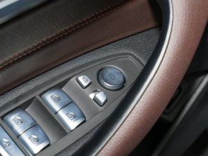 2022sDrive25i hâ п؅^(q)