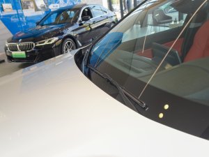 2022sDrive25i M\b ˢ