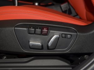 2022款sDrive25i M运动套装 主驾驶座椅调节