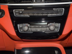 2022sDrive25i M\b {{