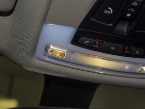 2022sDrive25i M\b п؅^