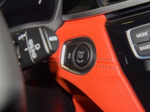 2022sDrive25i M\b п؅^