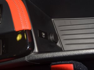 2022sDrive25i M\b п؅^