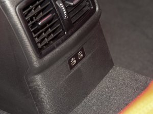 2022sDrive25i M\b п؅^