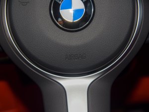 2022sDrive25i M\b п؅^