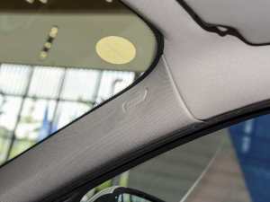 2022sDrive25i M\b п؅^