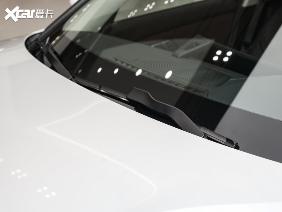 2023��R3ϵ 325Li M�\�����b