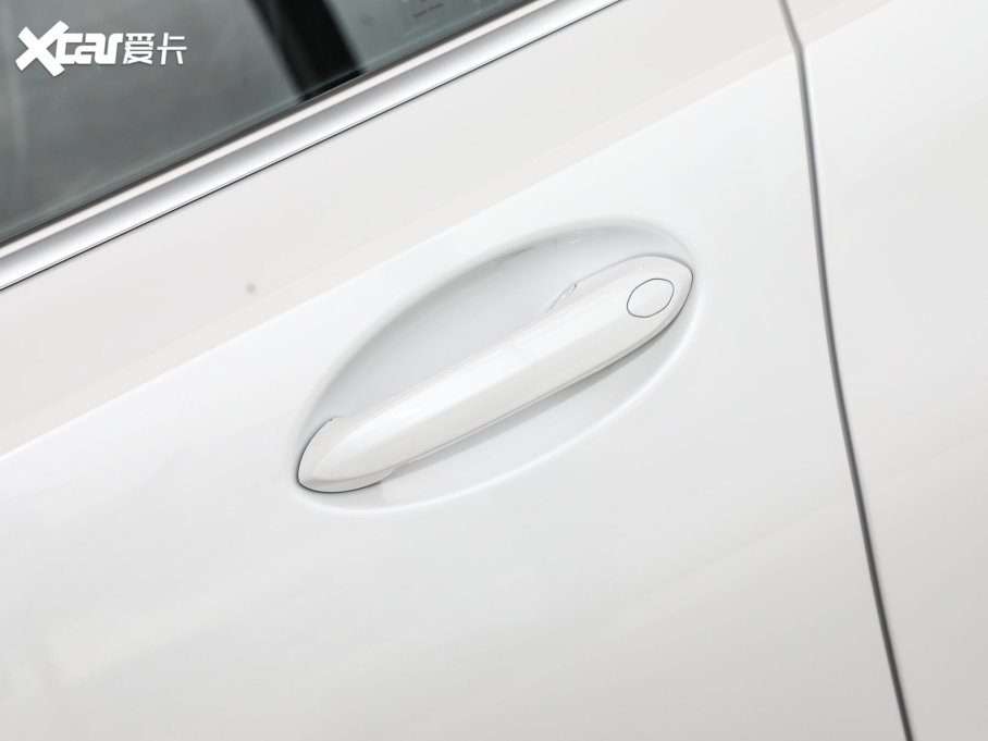 2023��R3ϵ 325Li M�\�����b