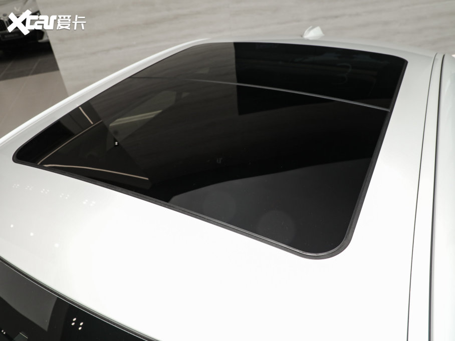 2023��R3ϵ 325Li M�\�����b