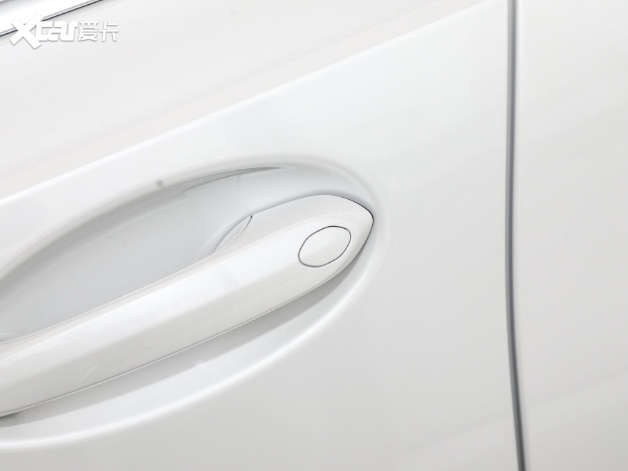 2023��R3ϵ 325Li M�\�����b