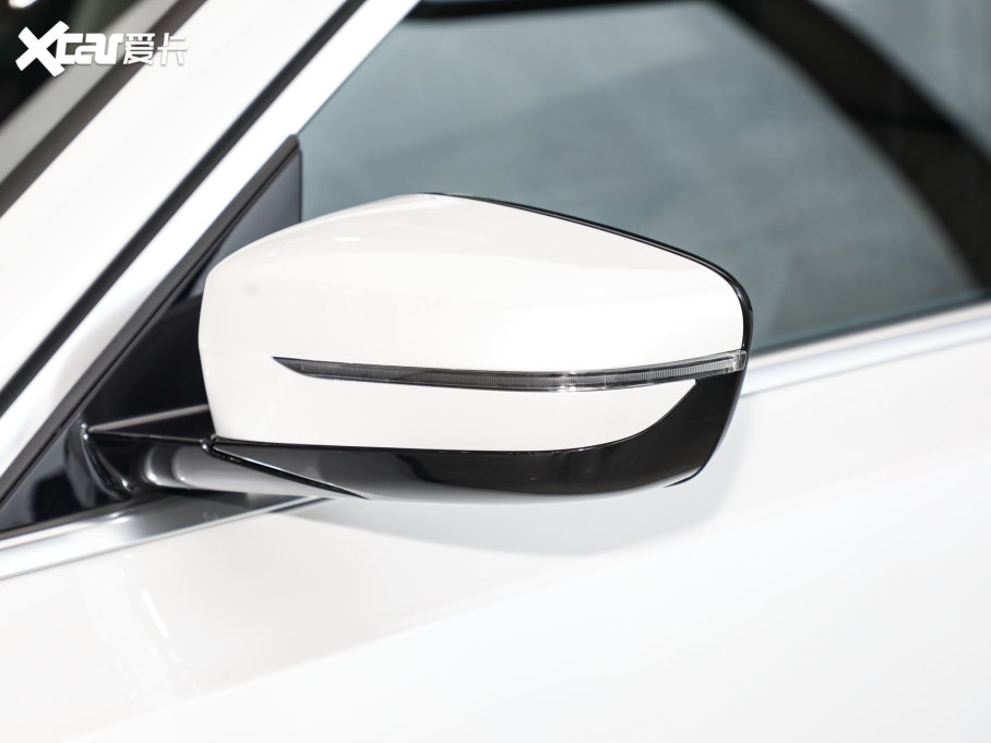 2023��R3ϵ 325Li M�\�����b