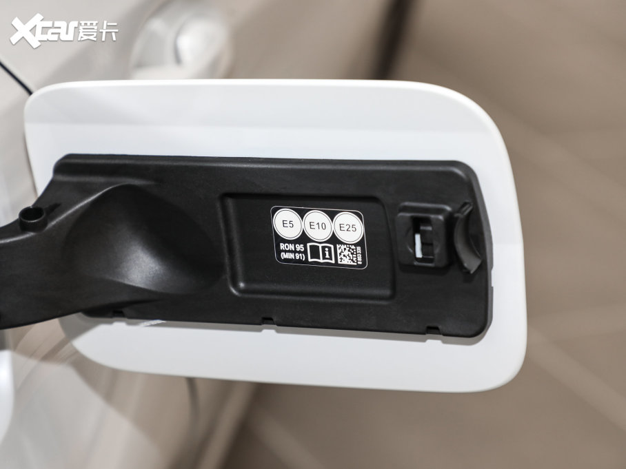 2023R3ϵ 325Li M\b