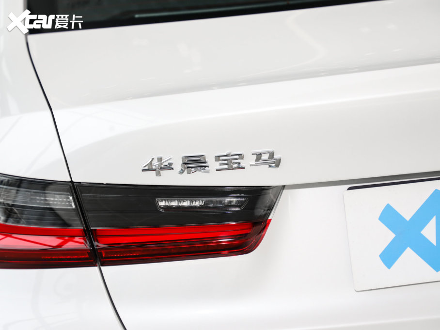 2023��R3ϵ 325Li M�\�����b