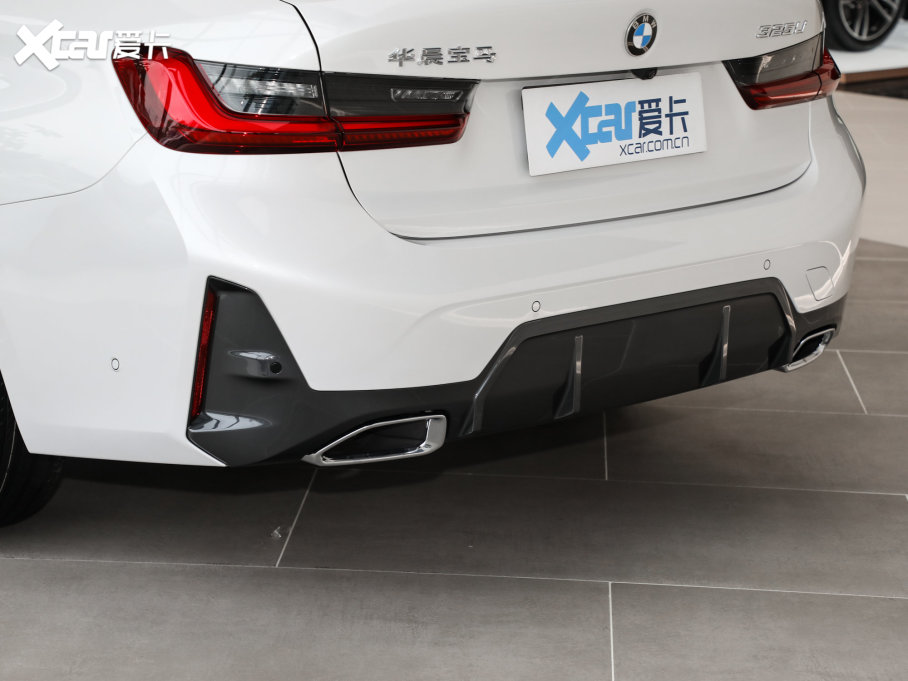 2023��R3ϵ 325Li M�\�����b