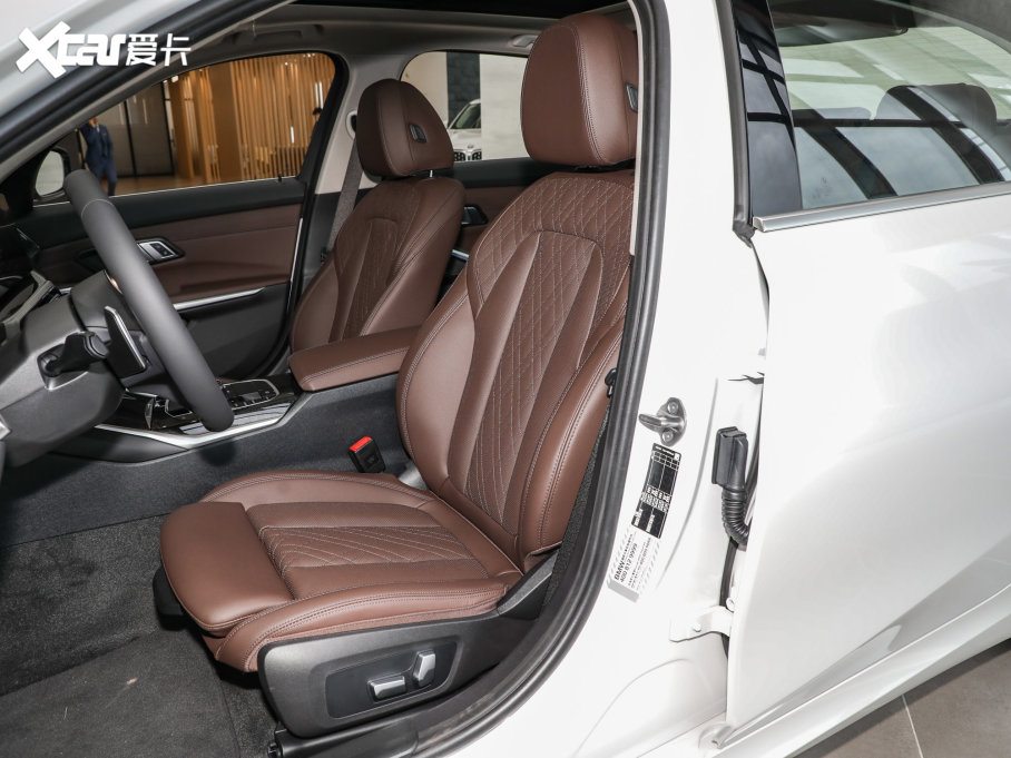 2023R3ϵ 325Li M\(yn)(dng)b