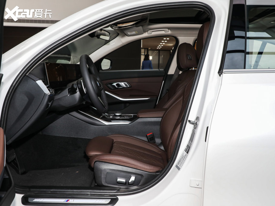 2023R3ϵ 325Li M\b