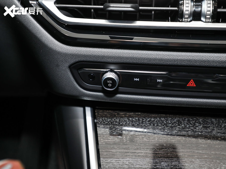 2023��R3ϵ 325Li M�\�����b