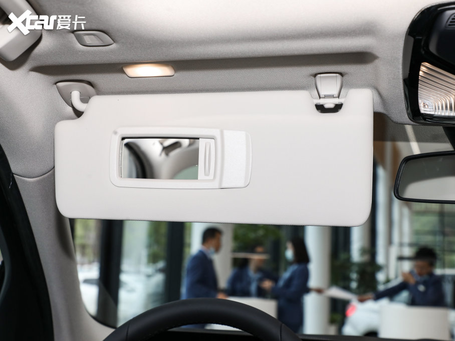 2023��R3ϵ 325Li M�\�����b