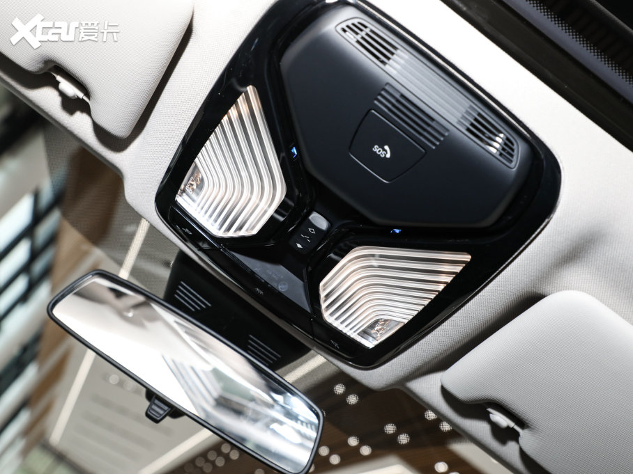 2023��R3ϵ 325Li M�\�����b