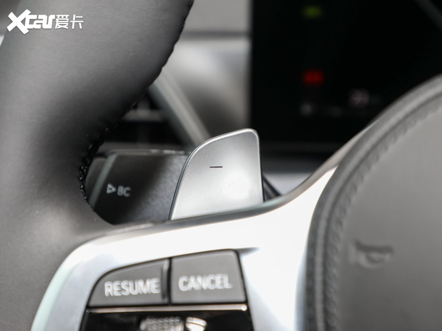 2023��R3ϵ 325Li M�\�����b