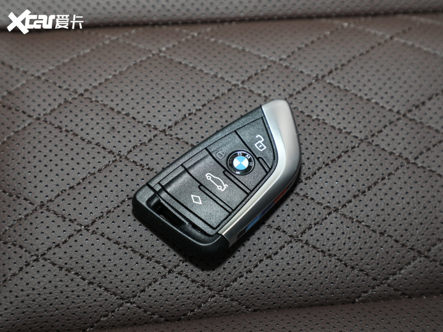 2023R3ϵ 325Li M\b