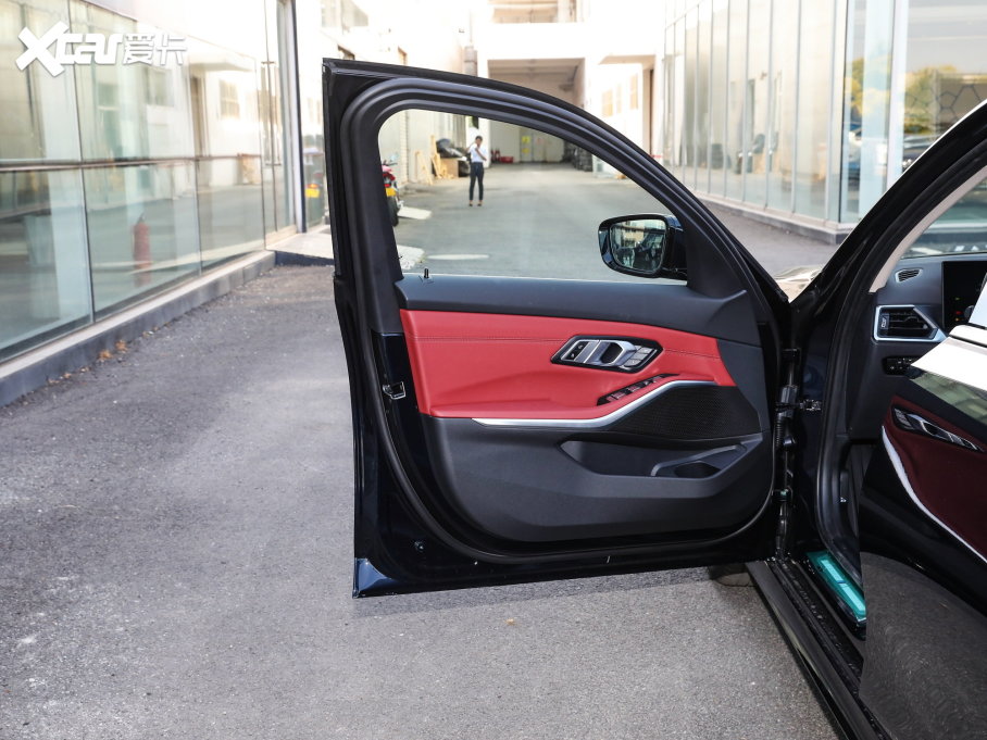 2023R3ϵ 320i M\(yn)(dng)b