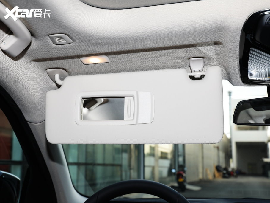 2023��R3ϵ 320i M�\(y��n)��(d��ng)���b