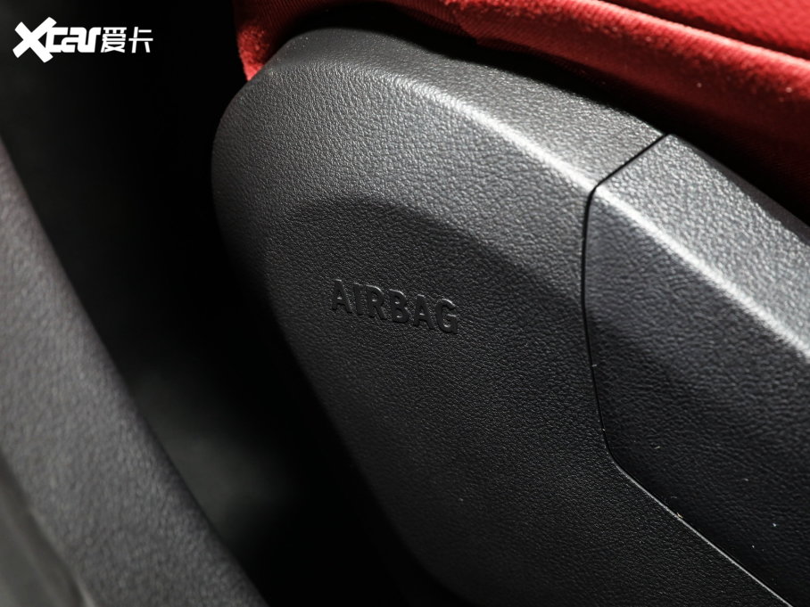 2023R3ϵ 320i M\b