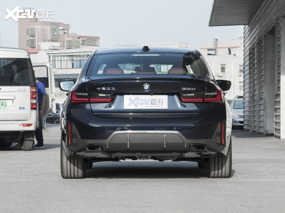 2023��R3ϵ 330i M�\(y��n)��(d��ng)��ҹ���b