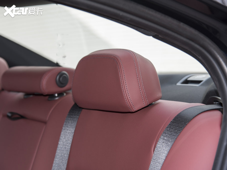 2023��R3ϵ 330i M�\����ҹ���b