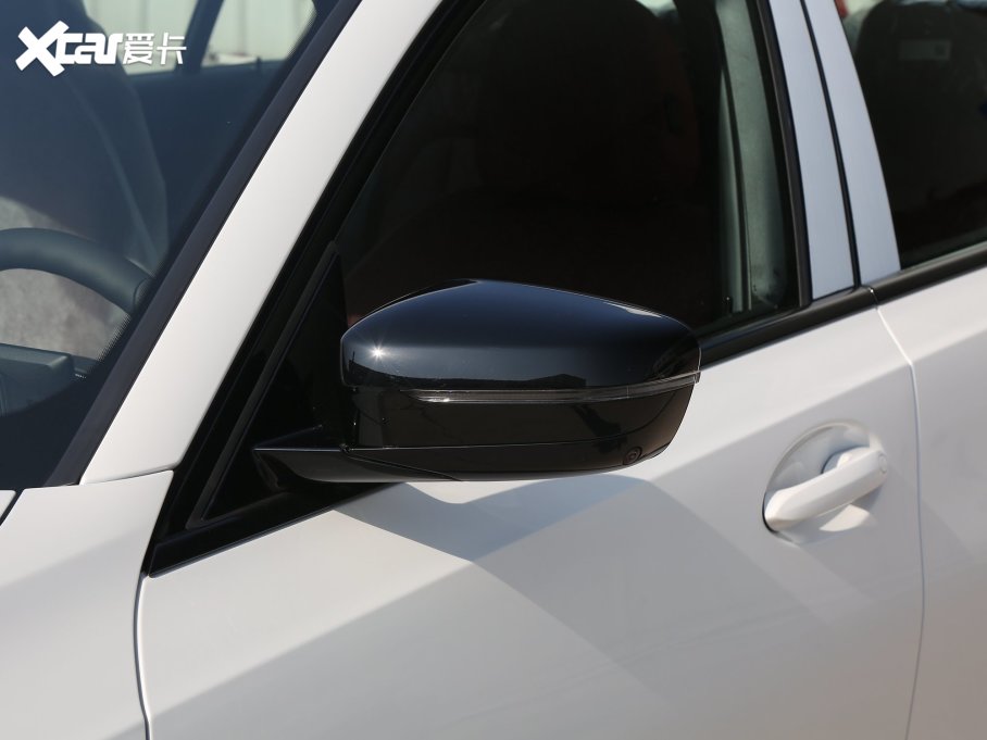 2023R3ϵ 330Li M\ҹb