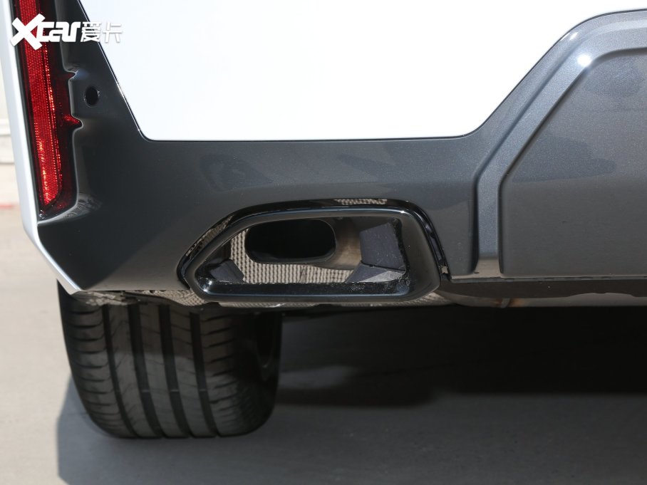 2023R3ϵ 330Li M\ҹb