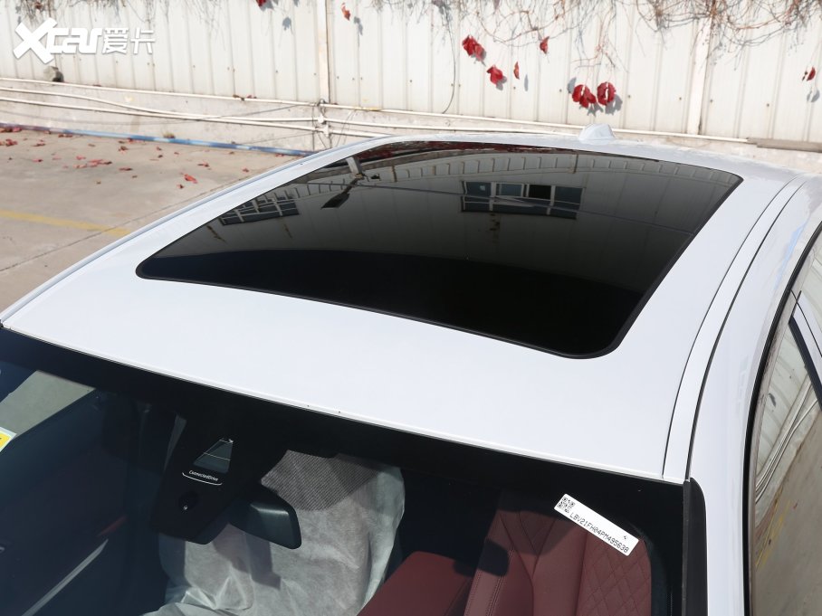 2023R3ϵ 330Li M\ҹb