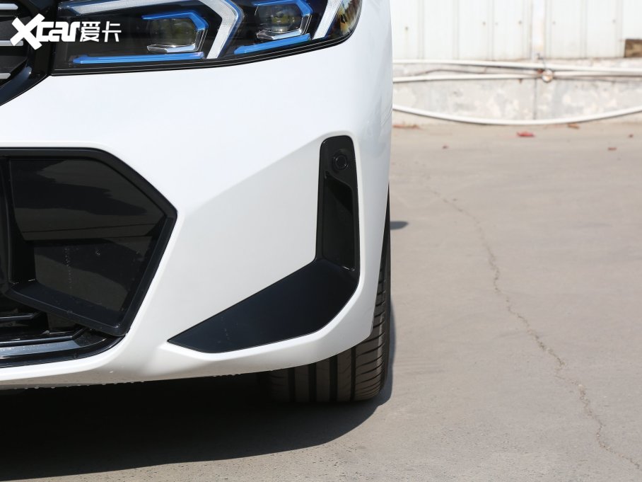 2023R3ϵ 330Li M\ҹb