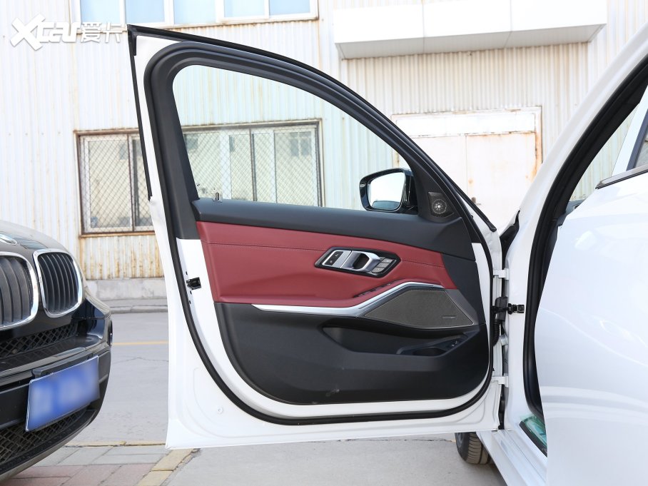 2023R3ϵ 330Li M\ҹb