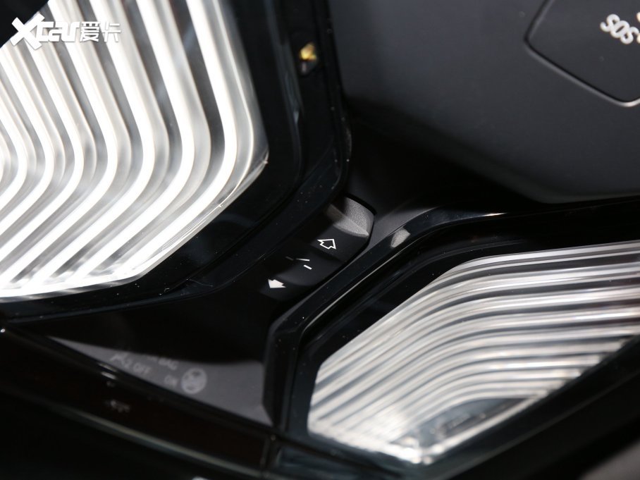 2023R3ϵ 330Li M\ҹb