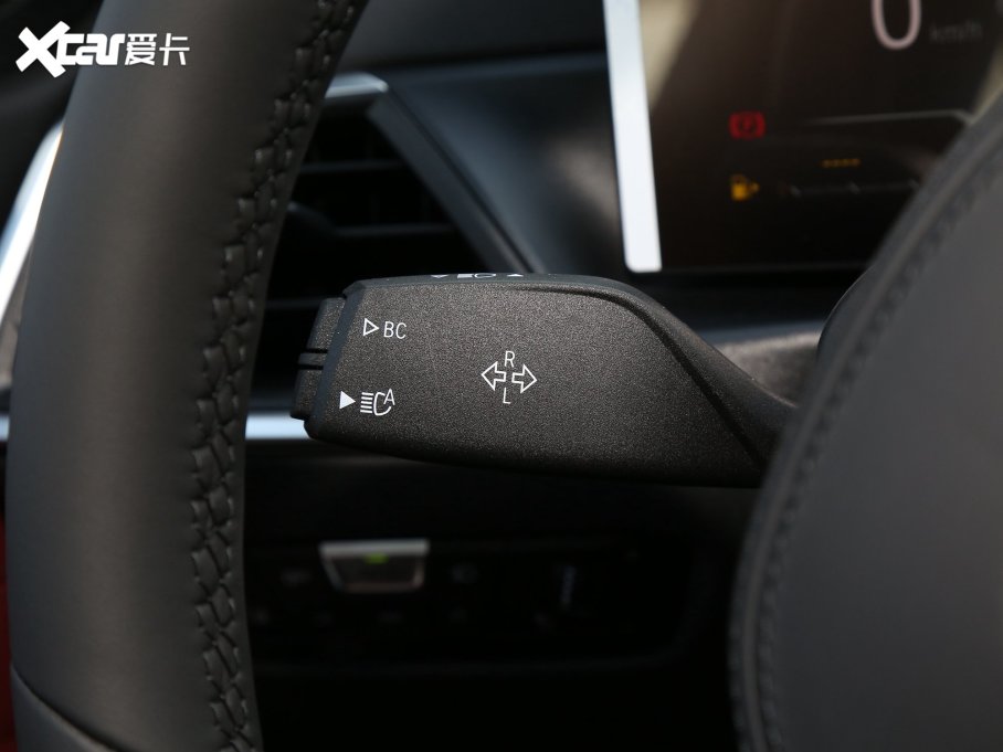 2023R3ϵ 330Li M\ҹb