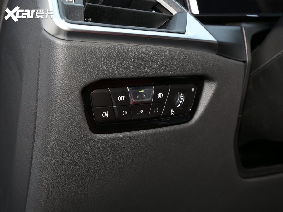 2023R3ϵ 330Li M\ҹb